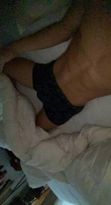 Mec mignon et beau gosse bien foutu latino