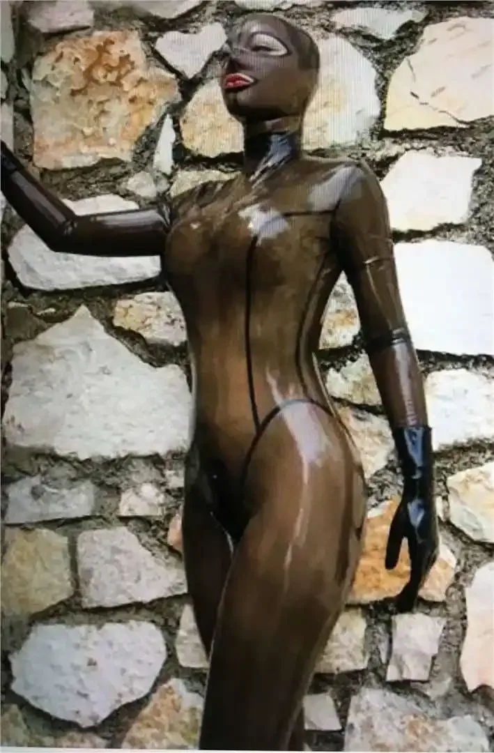 LATEX BABY 🤪 Latex fetish - Bas nylons - Gode ceinture 🤪🤪🤪.