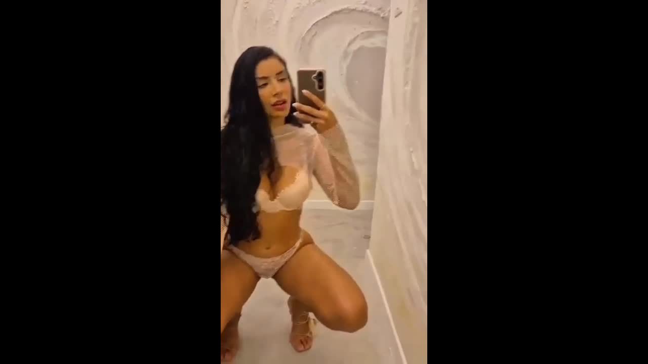 Alicya - Escort