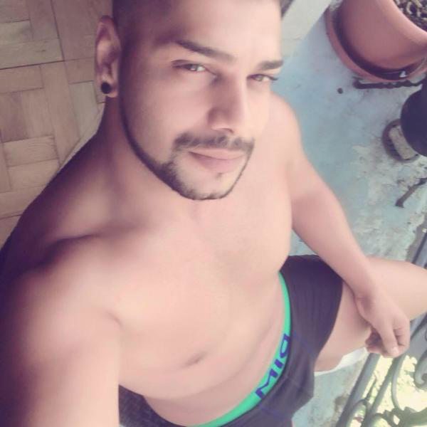 Jeune homme pour Monsieur et ou Madame