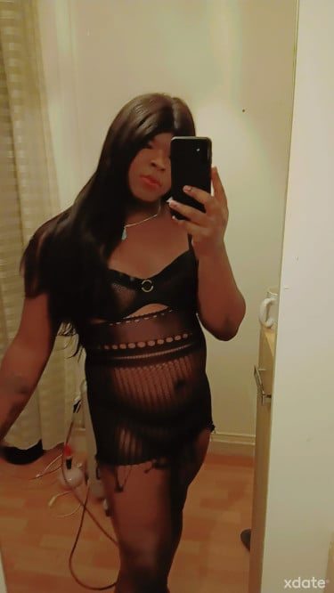 TS Nattacha 23cm Sex-Party-Poppers – aktiv und passiv – für unvergessliche Party