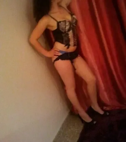 Hello . je suis Nikole-