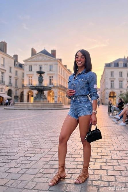 Indian woman recently arrived here in St. Gallen, bisexual, also accepting women