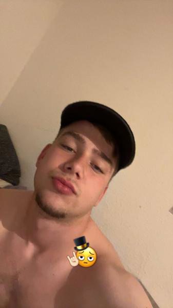 Escorte boy 20 ans