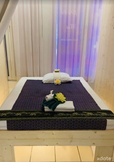 Professionelle Rücken und Gesundheit Massage bei Siri