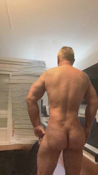 Maitre thor avec un sex xxl 17x8 se déplace chez vous