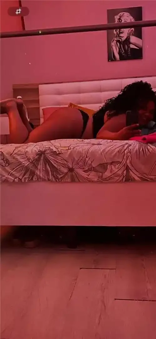 Jéssica massage et Sexe 24 heu