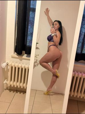Coquine charmante et pasionele!