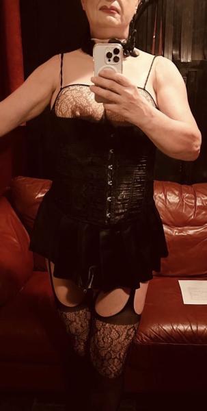 Esclave cherche maître ou couple sadique et sévère