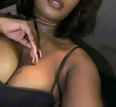 Femme expérimentée pour vos désirs sexuels