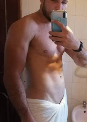 Dominante latine active, Femmes ou couples.