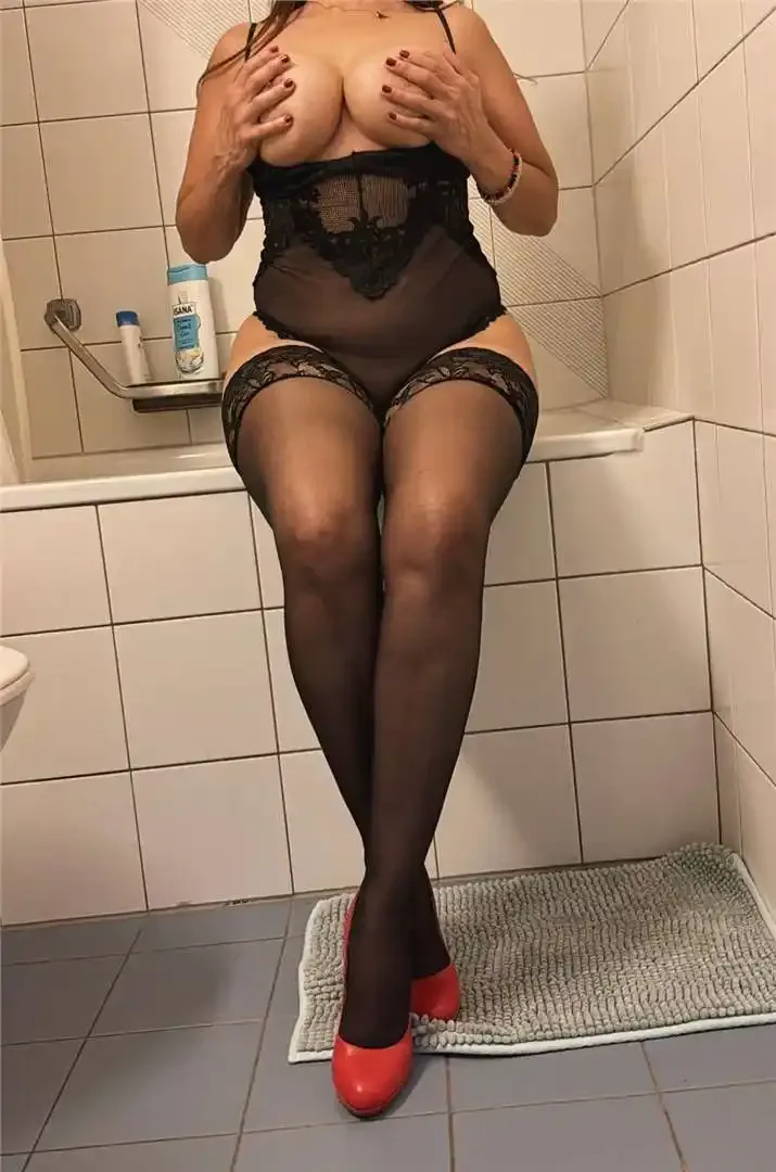 Escort girls - Fribourg - Famme chaude fell nat en privé