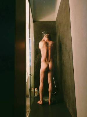 A votre service Mesdames.