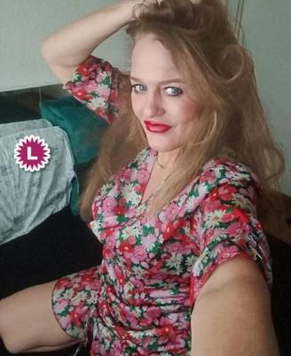 Charmante masseuse pour h mûr