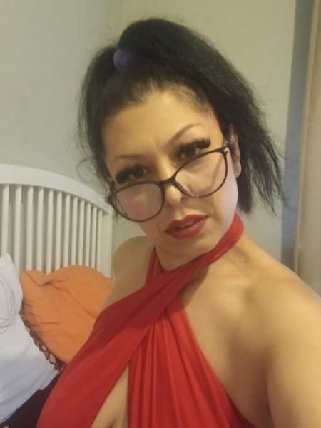 Bonjour je suiss Alina tres coquinne a P